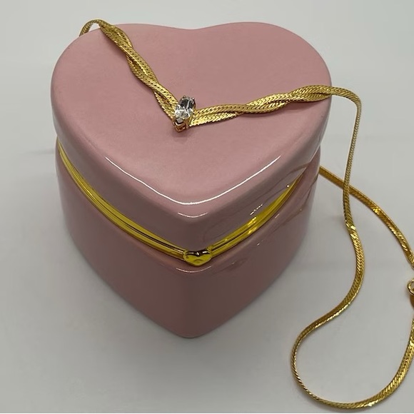 A Beautiful 10K Gold Plated Marquis Cut Cz Set Braided Herringbone Avon Necklace - Picture 5 of 10